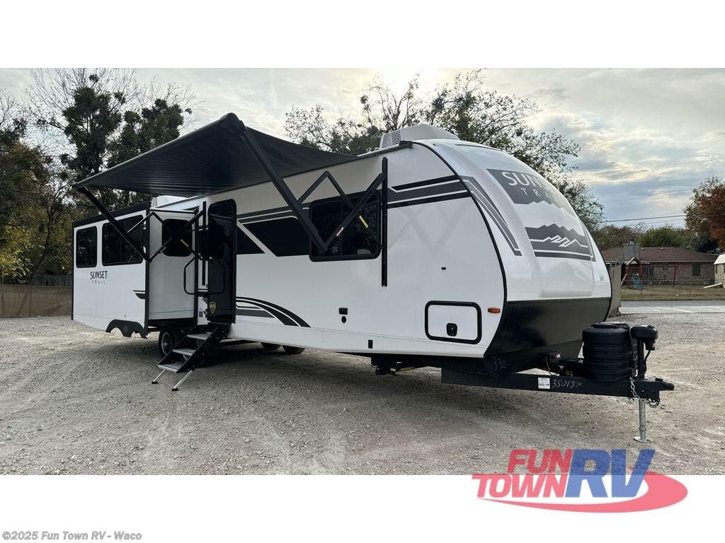 New 2025 CrossRoads Sunset Trail SS330SI available in Hewitt, Texas