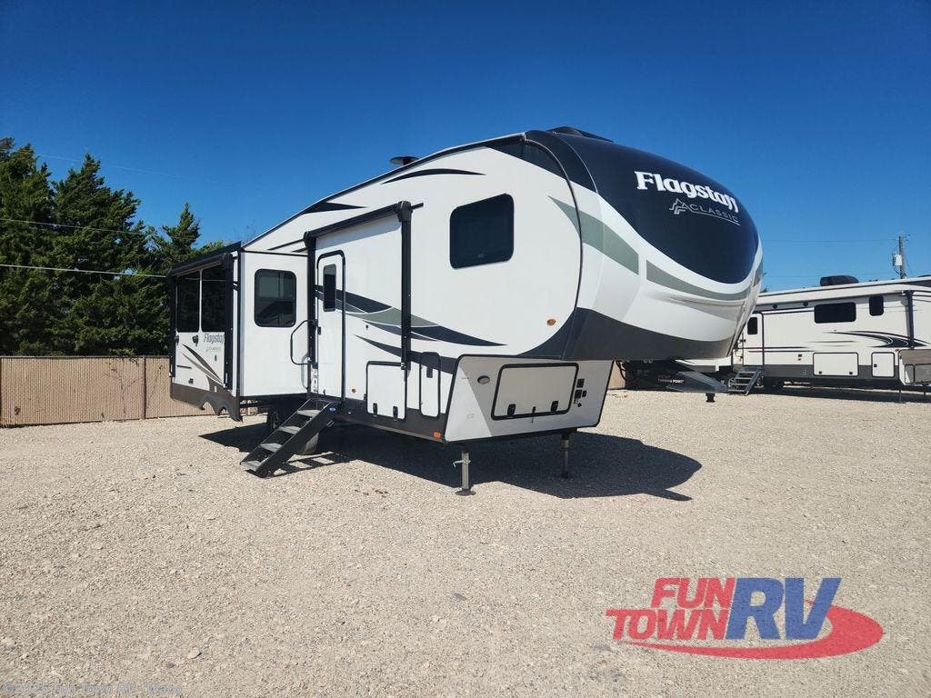 Used 2023 Forest River Flagstaff Super Lite 528lKRL available in Hewitt, Texas