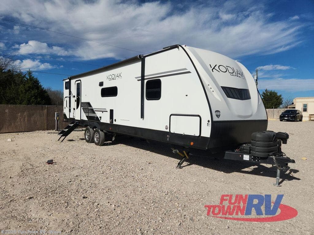 Used 2023 Dutchmen Kodiak Ultra-Lite 302BHSL available in Hewitt, Texas