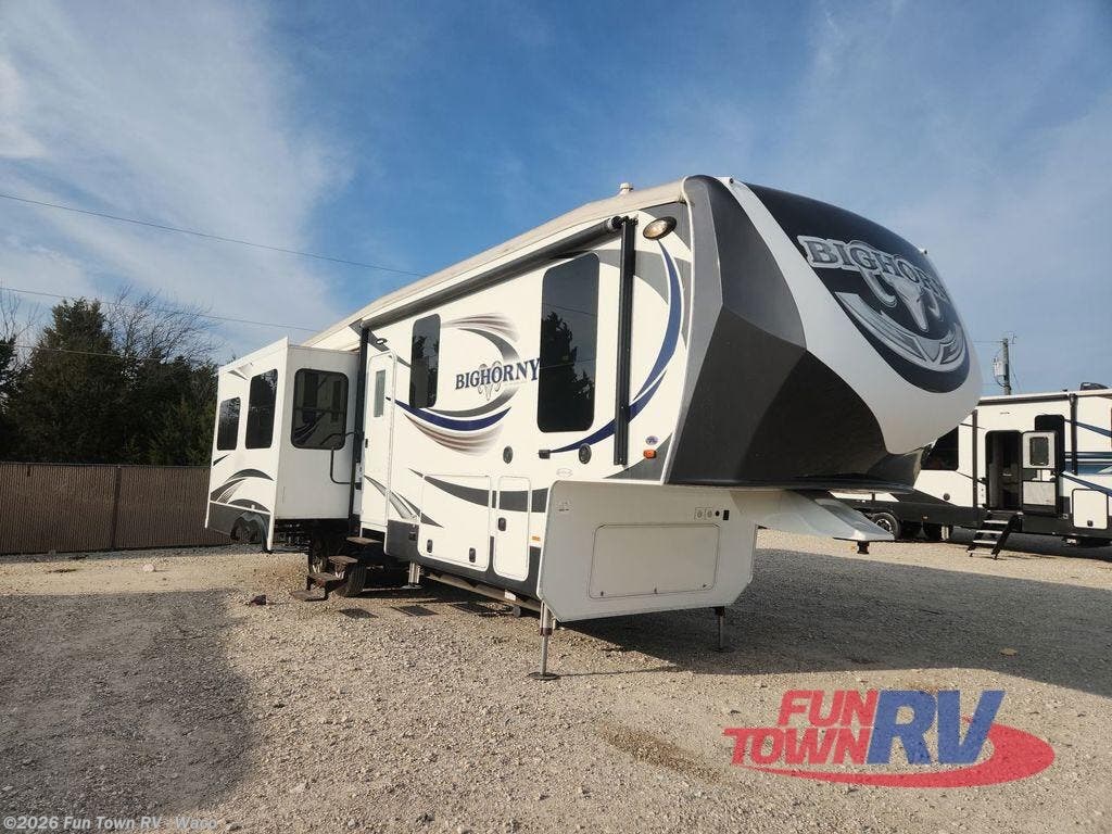 Used 2016 Heartland Bighorn 3270RS available in Hewitt, Texas