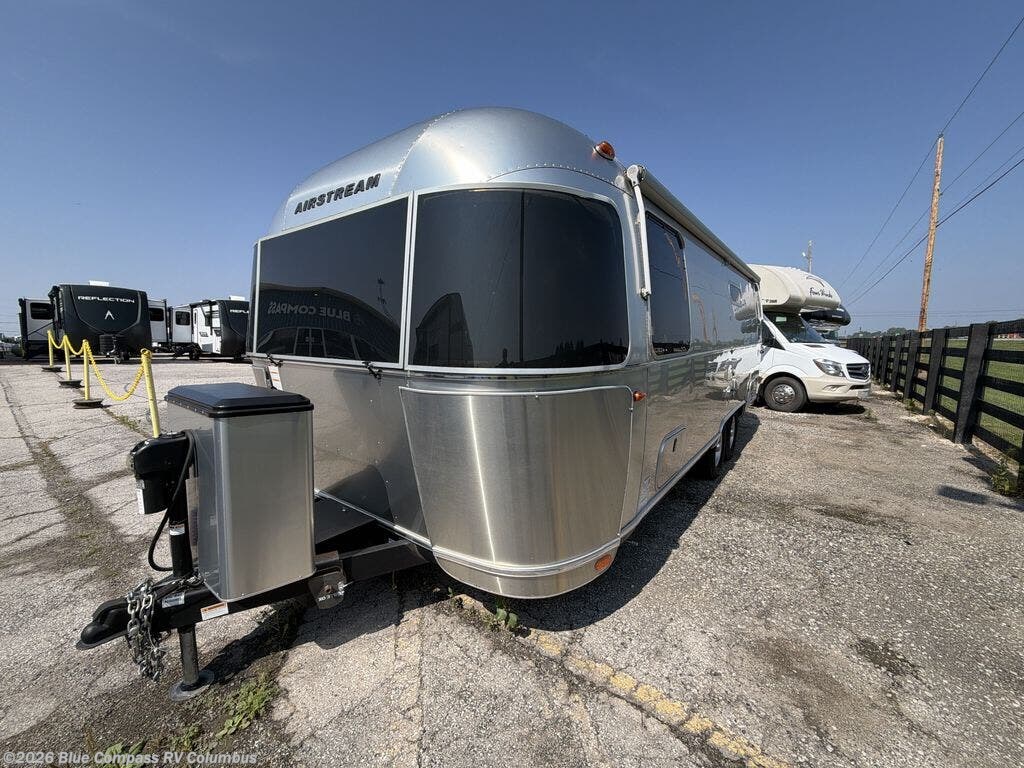 Used 2023 Airstream Flying Cloud 25RB Twin available in Delaware, Ohio