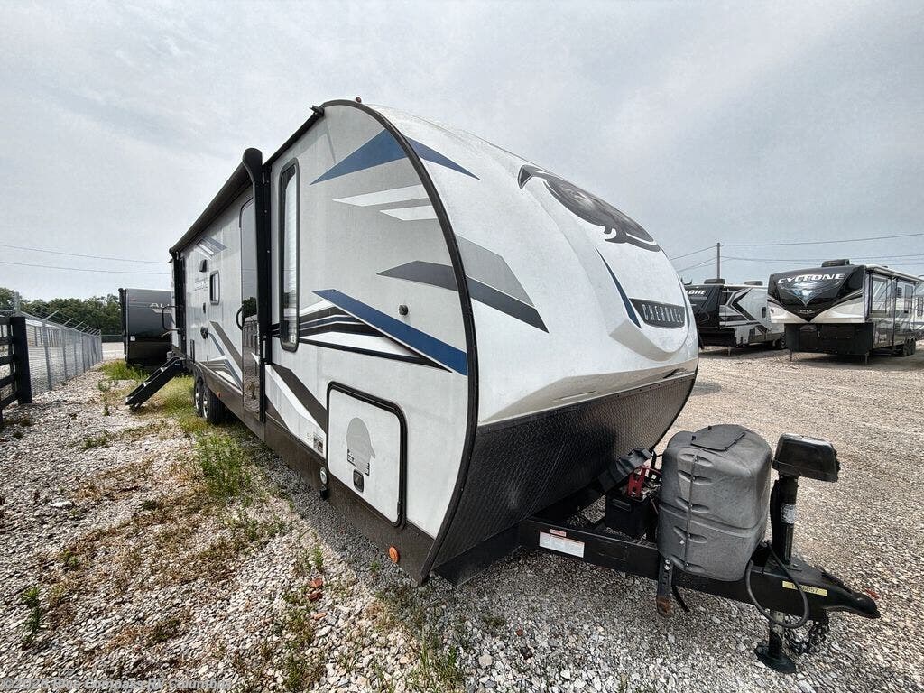 Used 2022 Forest River Cherokee Alpha Wolf 30DBH-L available in Delaware, Ohio
