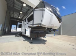 New 2025 Jayco Pinnacle 38KPTS available in Bowling Green, Kentucky