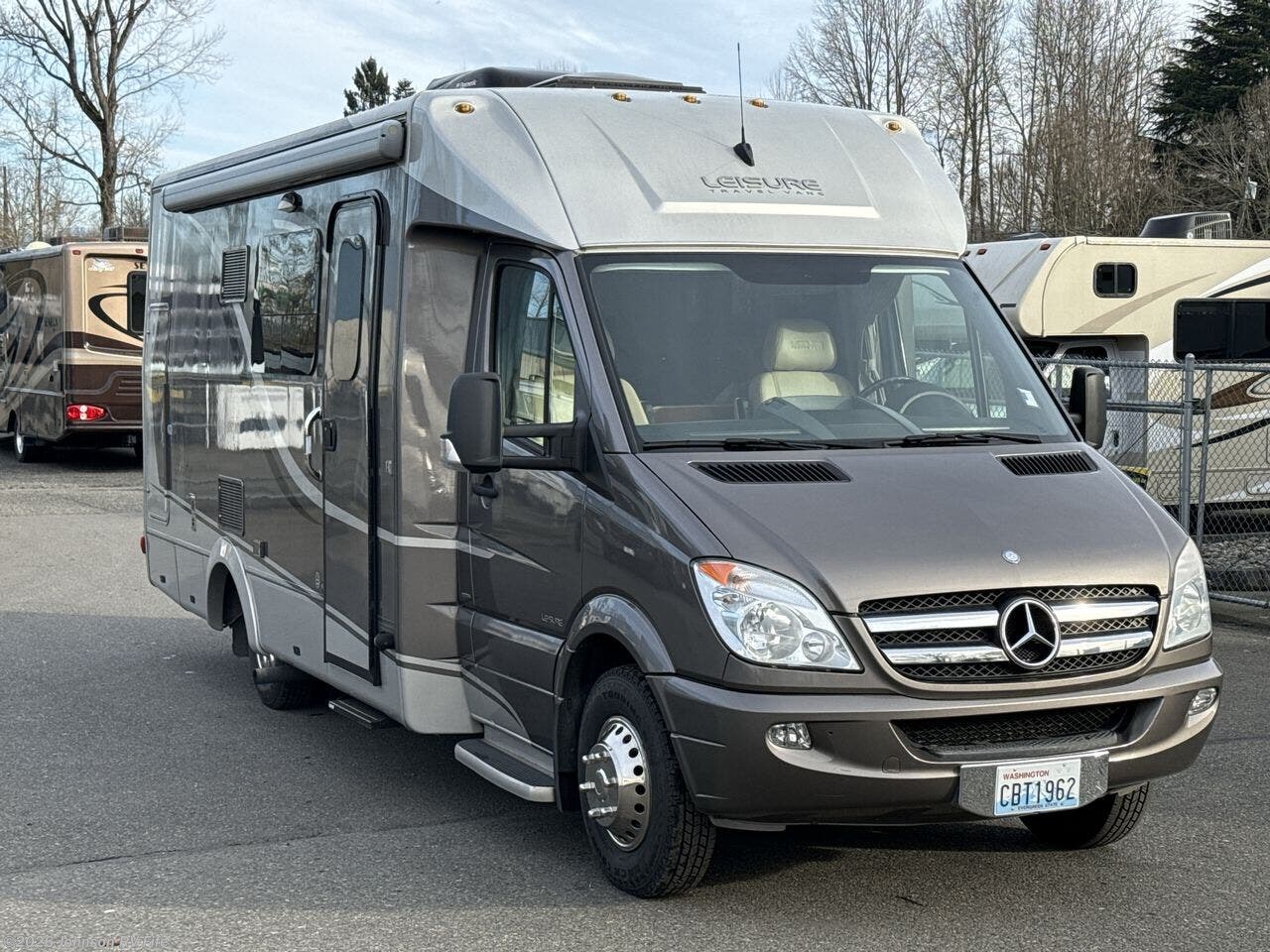 Used 2014 Leisure Travel Unity 24MB available in Fife, Washington