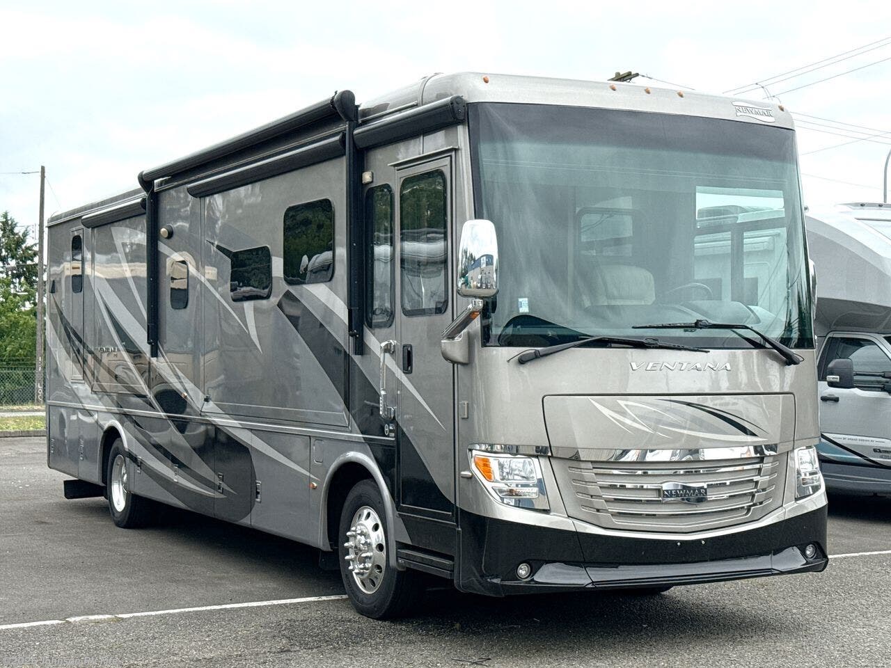 Used 2019 Newmar Ventana 3709 available in Fife, Washington