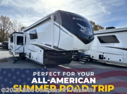 New 2025 Jayco Pinnacle 38FBRK available in Lebanon, Tennessee