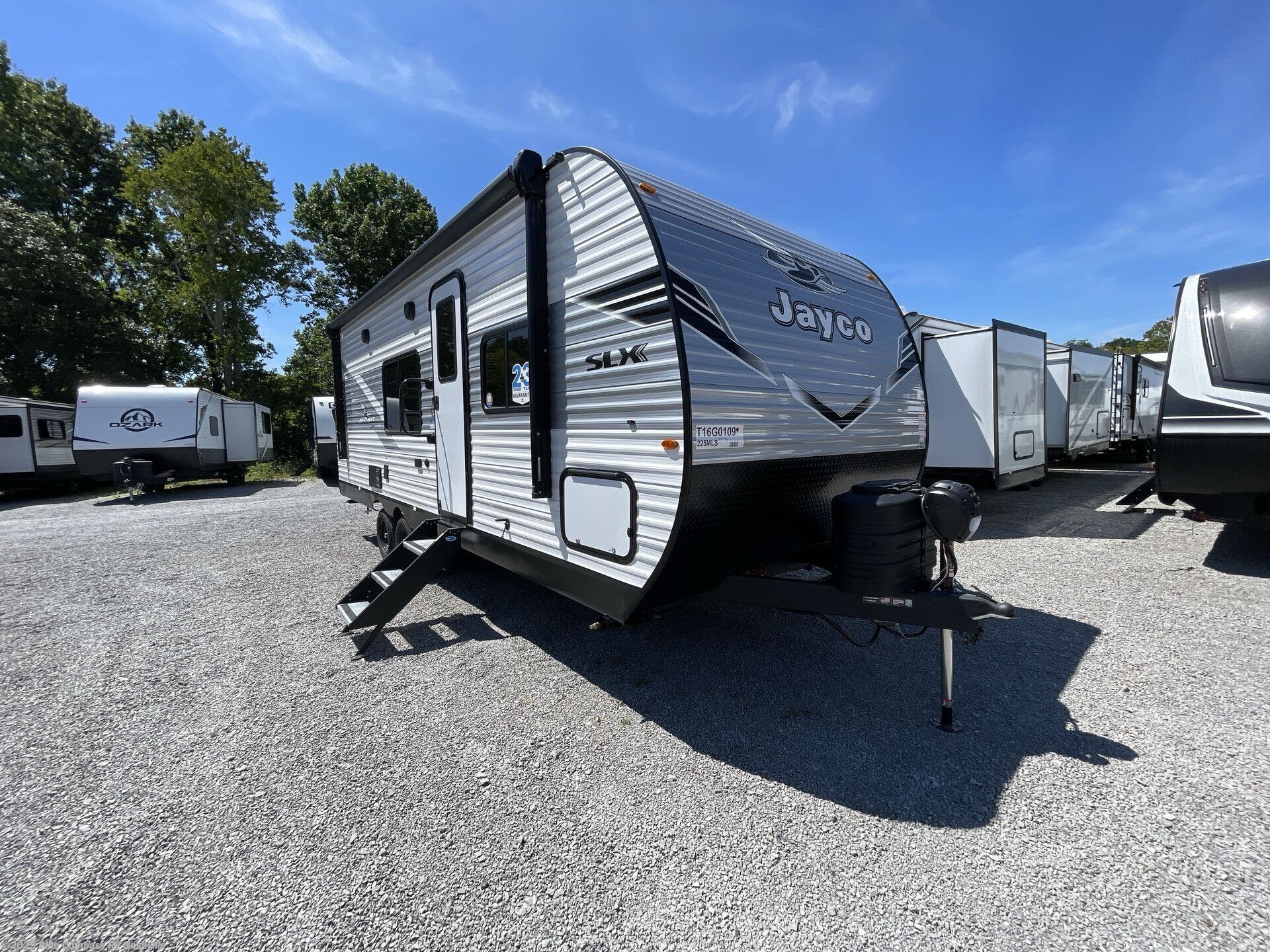 New 2026 Jayco Jay Flight SLX 225MLS available in Lebanon, Tennessee