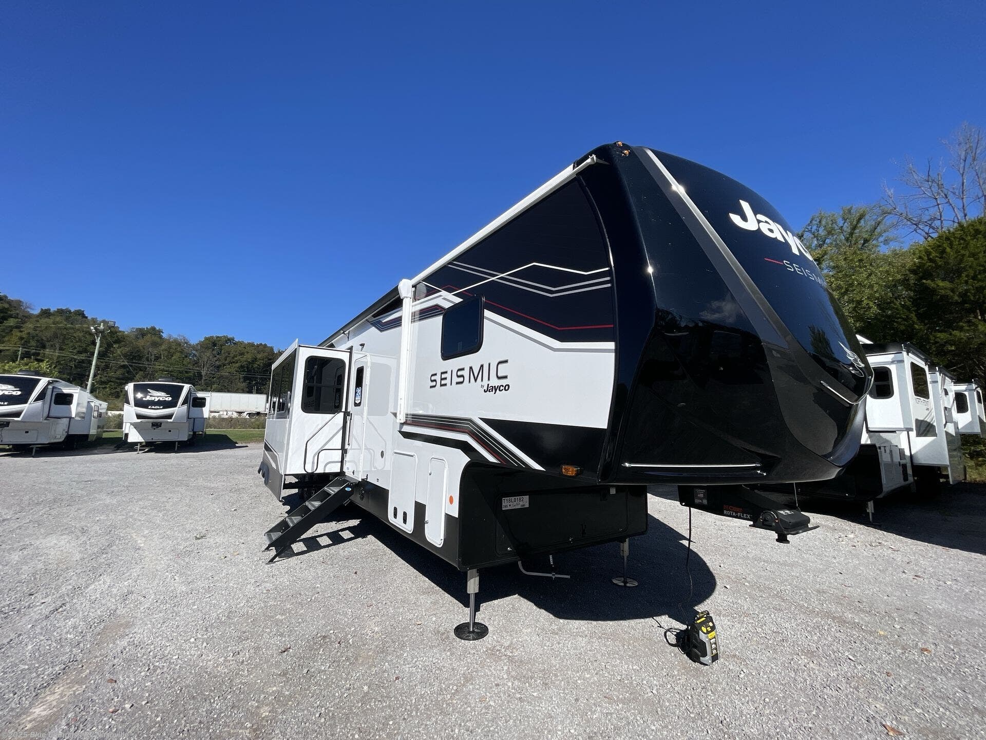 New 2026 Jayco Seismic 395 available in Lebanon, Tennessee
