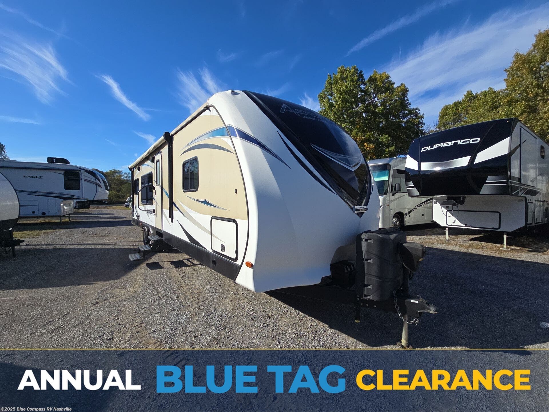 Used 2017 Dutchmen Aerolite Luxury Class 294RKSS available in Lebanon, Tennessee