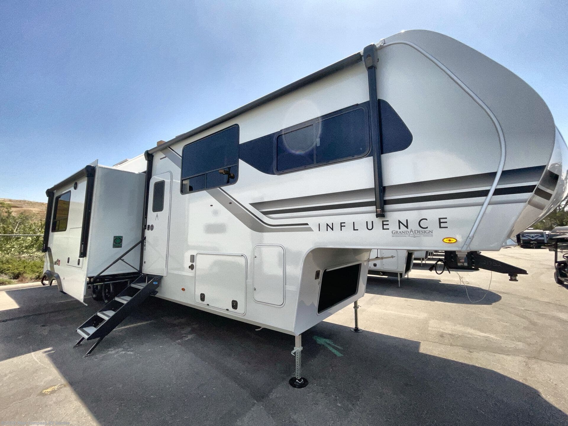 New 2025 Grand Design Influence 3804DS available in Santee, California