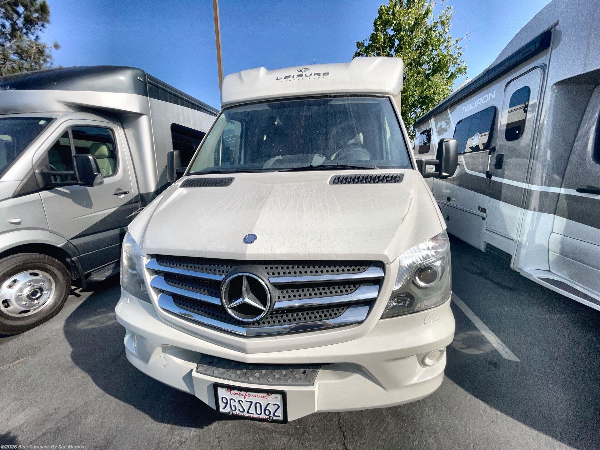 Used 2016  Leisure Travel Unity U24MB by Leisure Travel from Blue Compass RV San Marcos in San Marcos, CA