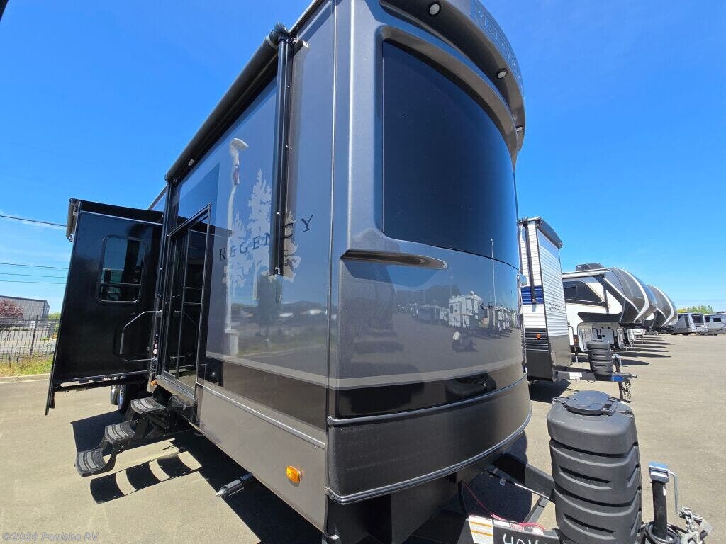 New 2025 CrossRoads Redwood Regency RW3881FKL available in Mount Vernon, Washington