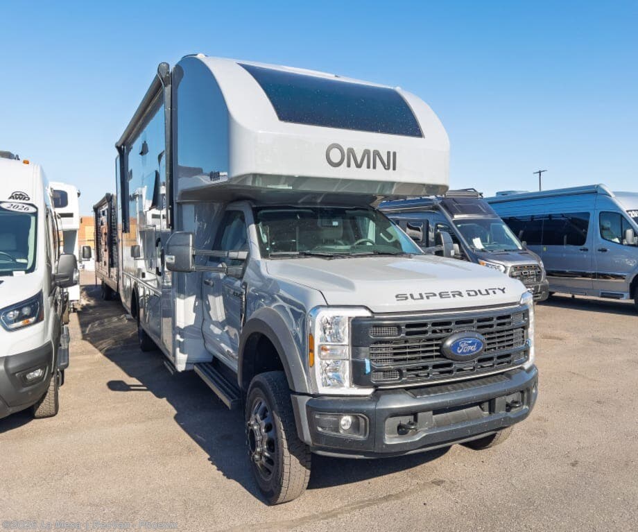 New 2027 Thor Motor Coach Omni Z30 available in Phoenix, Arizona