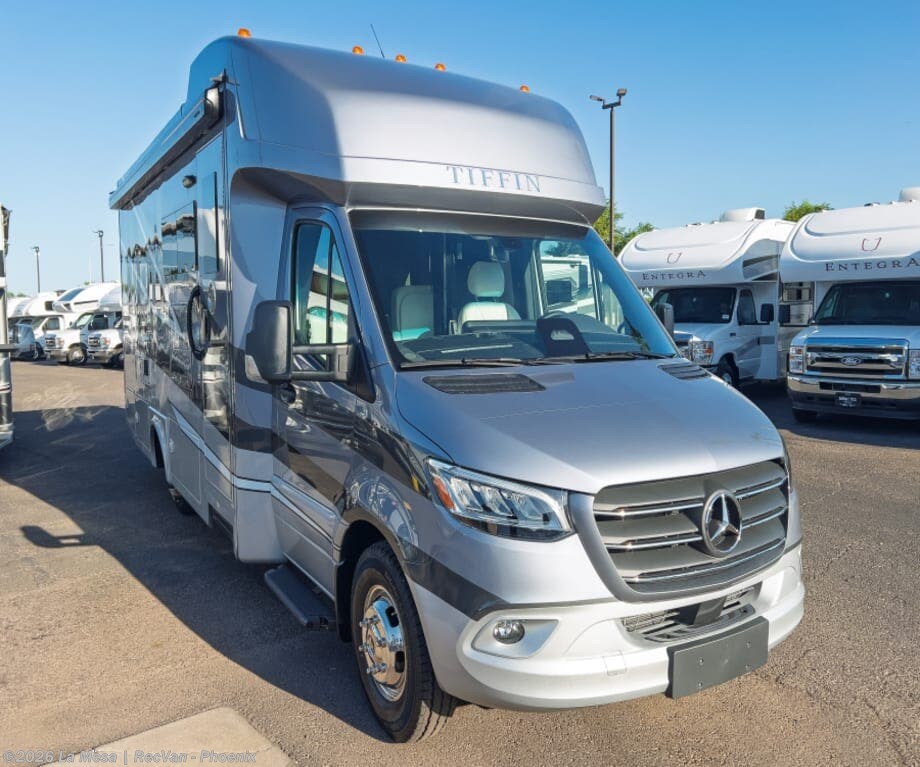 New 2027 Tiffin Wayfarer 25RW available in Phoenix, Arizona