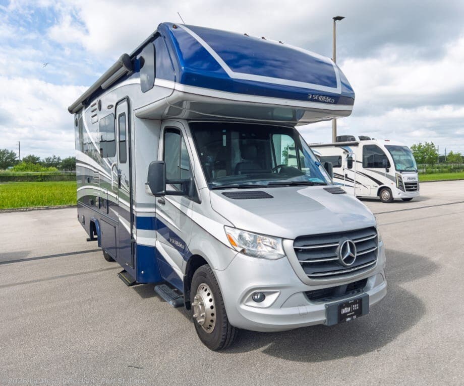 Used 2021 Dynamax Corp  ISATA 3 24FW available in Port St. Lucie, Florida