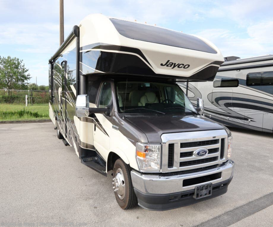 Used 2021  Jayco Greyhawk 30XP by Jayco from La Mesa | RecVan - Port St. Lucie in Port St. Lucie, FL