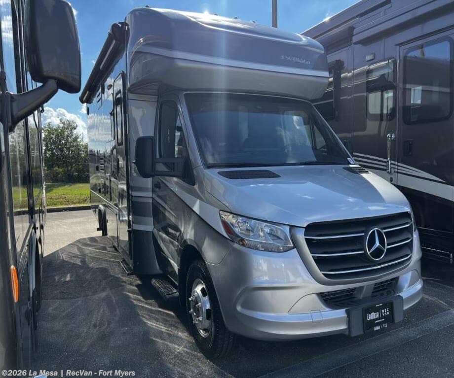 Used 2021 Dynamax Corp  ISTATA 3 24FW available in Fort Myers, Florida
