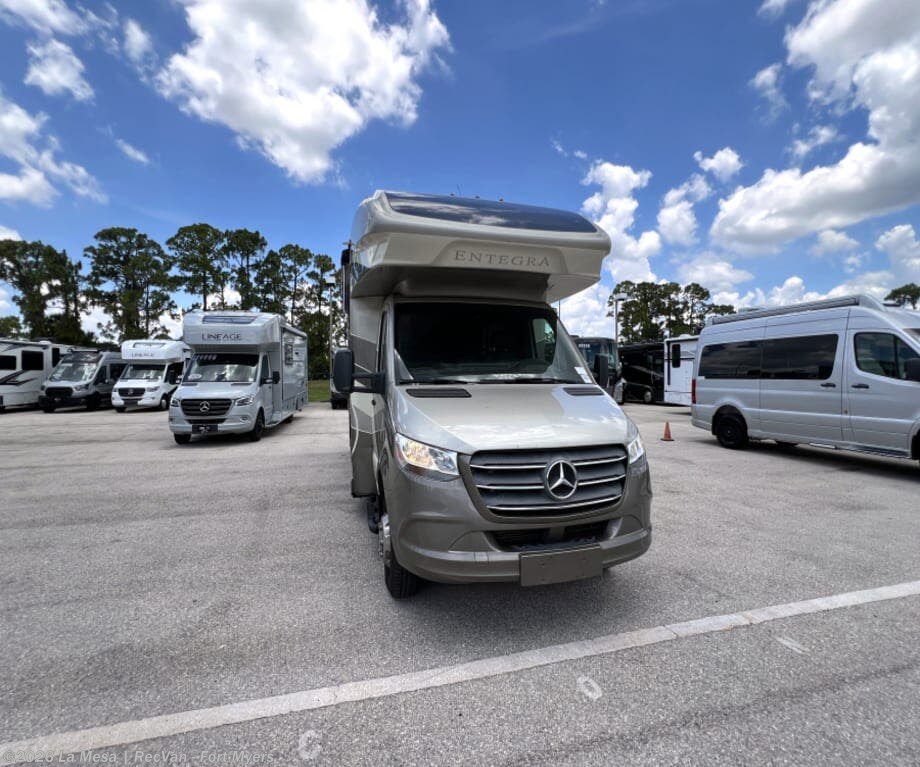 Used 2020  Entegra Coach Qwest 24R by Entegra Coach from La Mesa | RecVan - Fort Myers in Fort Myers, FL