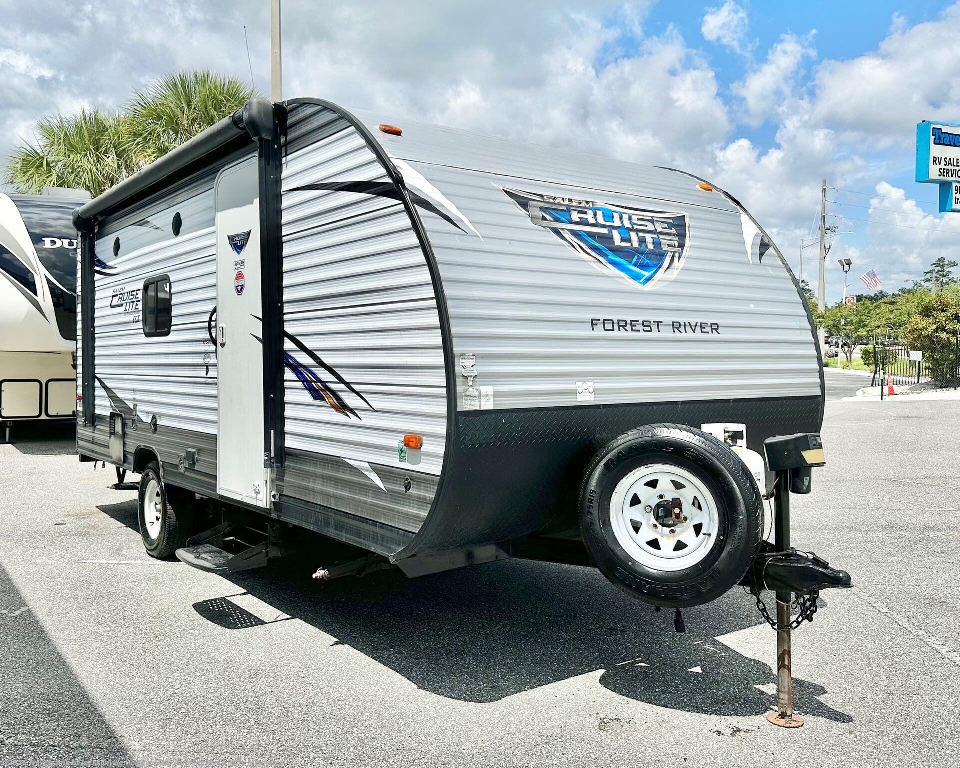 Used 2017  Forest River Salem FSX 196BH by Forest River from Travelcamp of Jacksonville in Jacksonville, FL