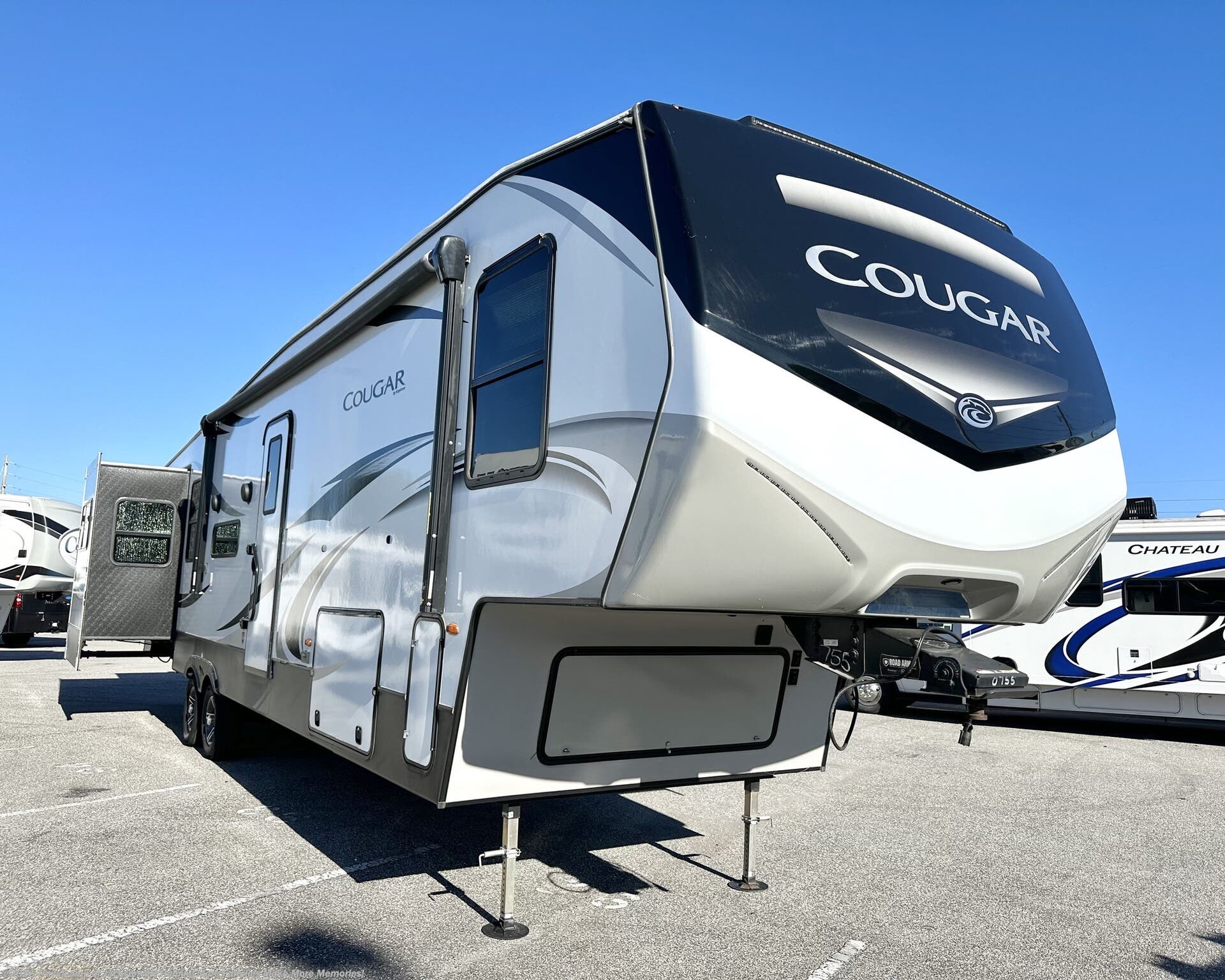 Used 2019  Keystone Cougar 366RDS by Keystone from Travelcamp of Jacksonville in Jacksonville, FL