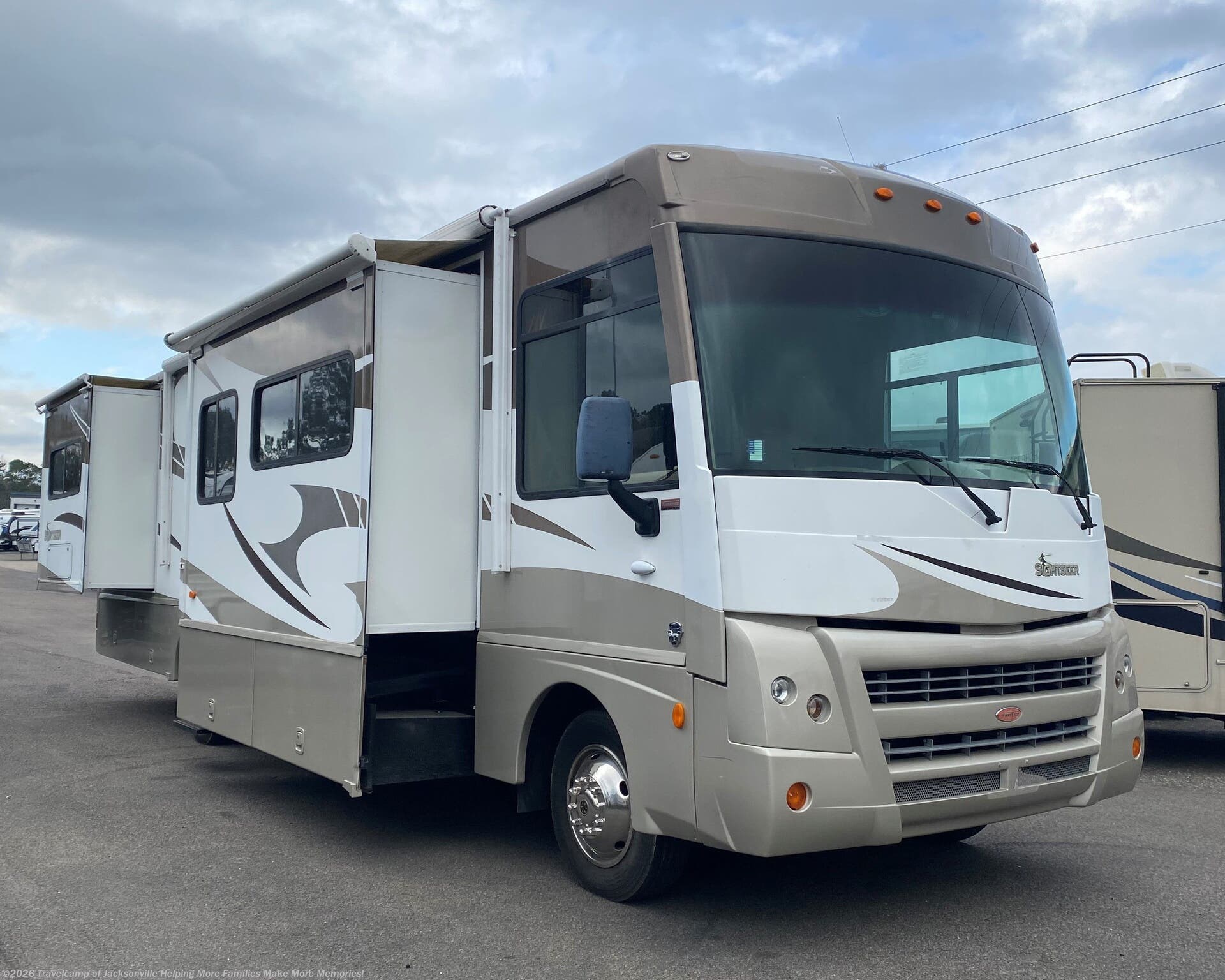 Used 2011  Winnebago Sightseer 33C by Winnebago from Travelcamp of Jacksonville in Jacksonville, FL