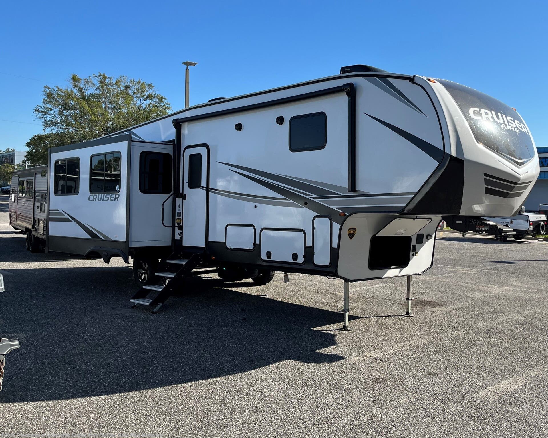 New 2023  CrossRoads Cruiser 31SL by CrossRoads from Travelcamp of Jacksonville in Jacksonville, FL