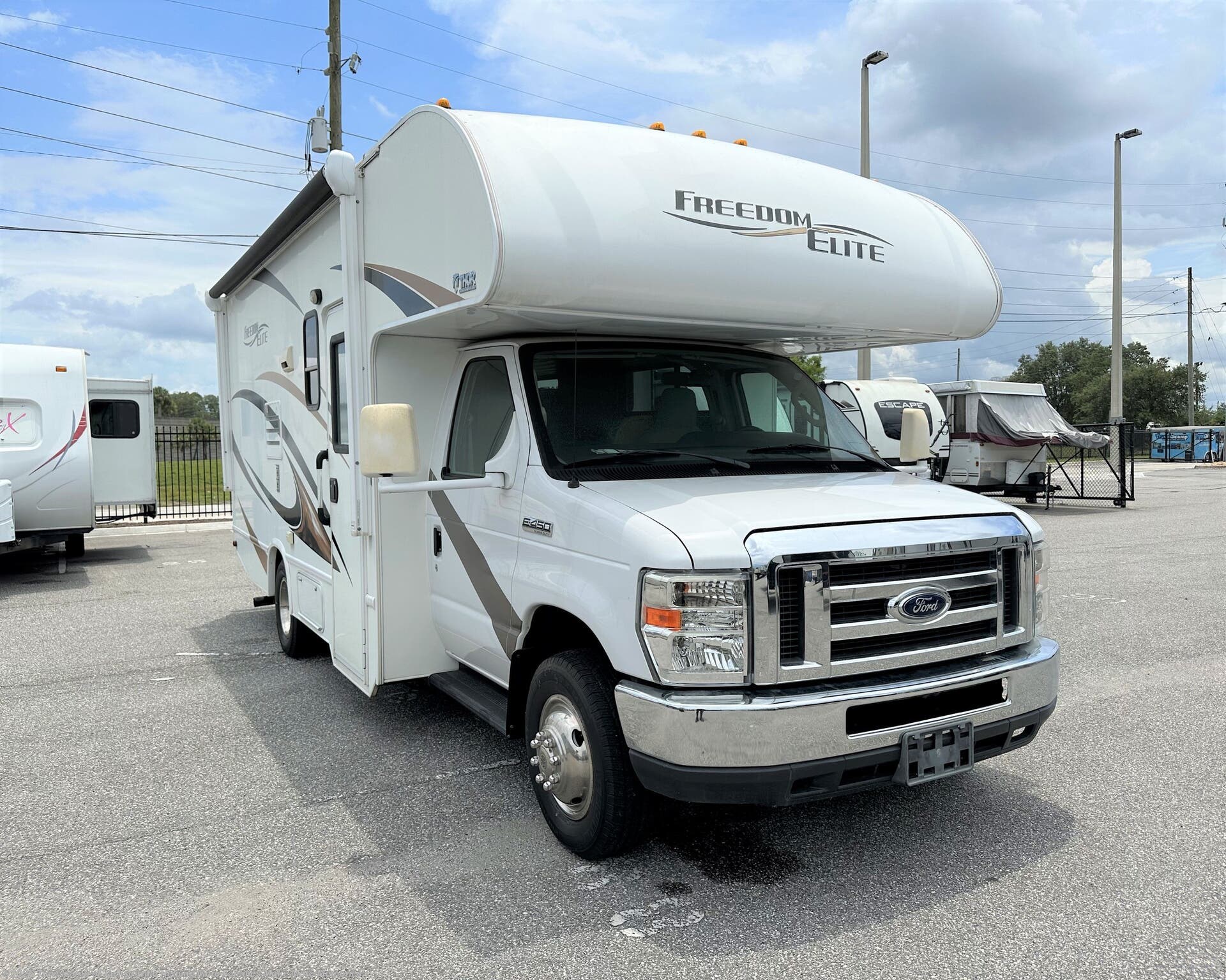 Used 2016  Thor  FREEDOM ELITE 22FE by Thor from Travelcamp of Jacksonville in Jacksonville, FL