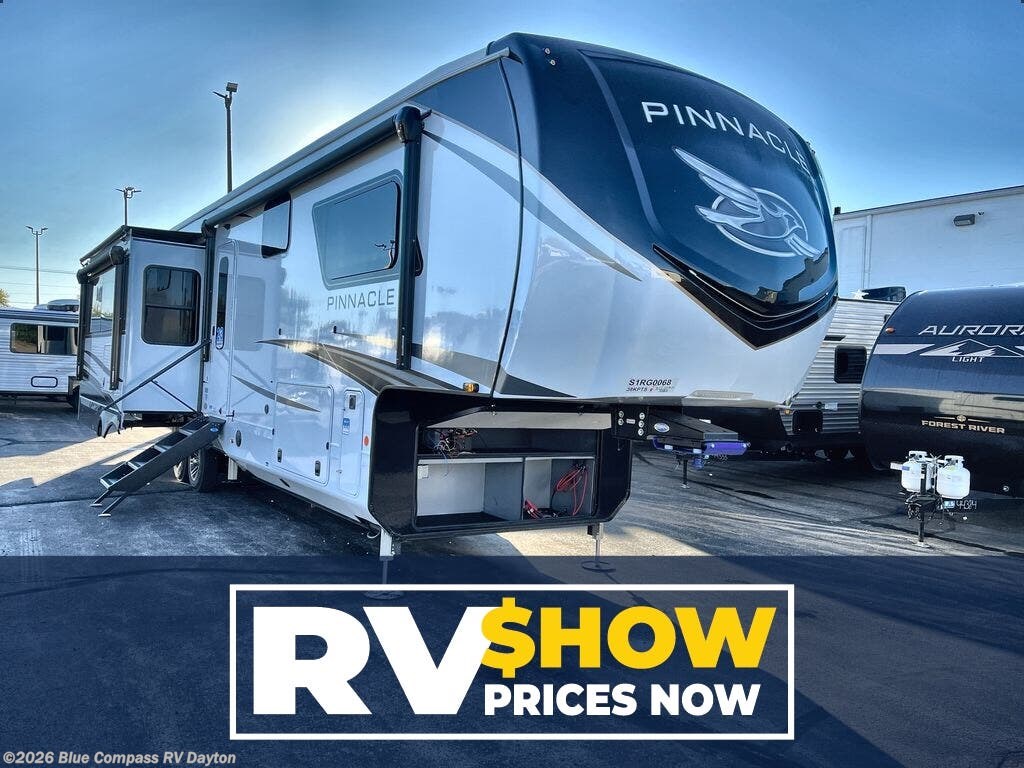 New 2025 Jayco Pinnacle 38KPTS available in New Carlisle, Ohio
