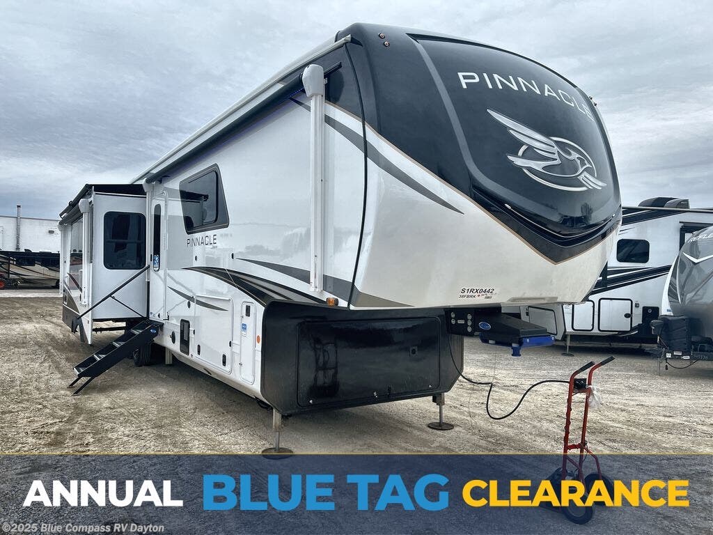 New 2025 Jayco Pinnacle 38FBRK available in New Carlisle, Ohio