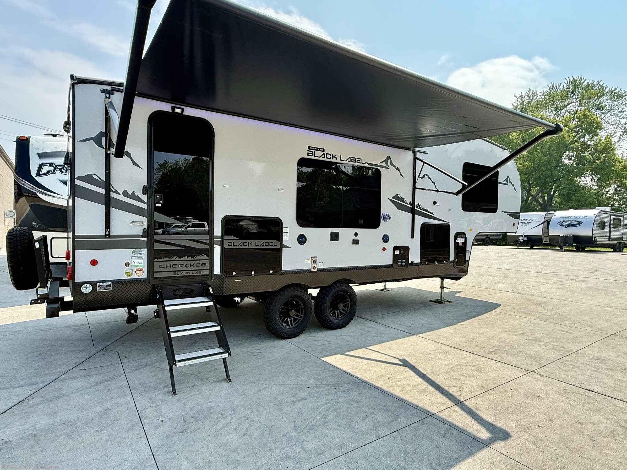 New 2024 Forest River Cherokee Black Label 235MBBL available in Taylor, Michigan