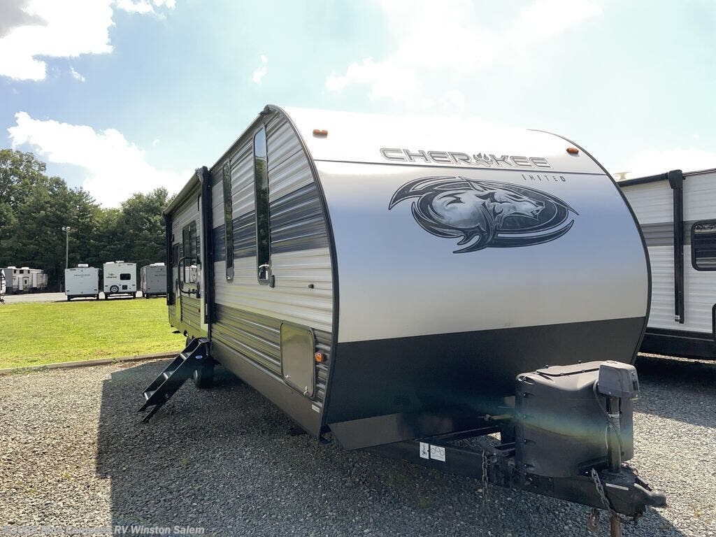 Used 2020 Forest River Cherokee 274RK available in Rural Hall, North Carolina
