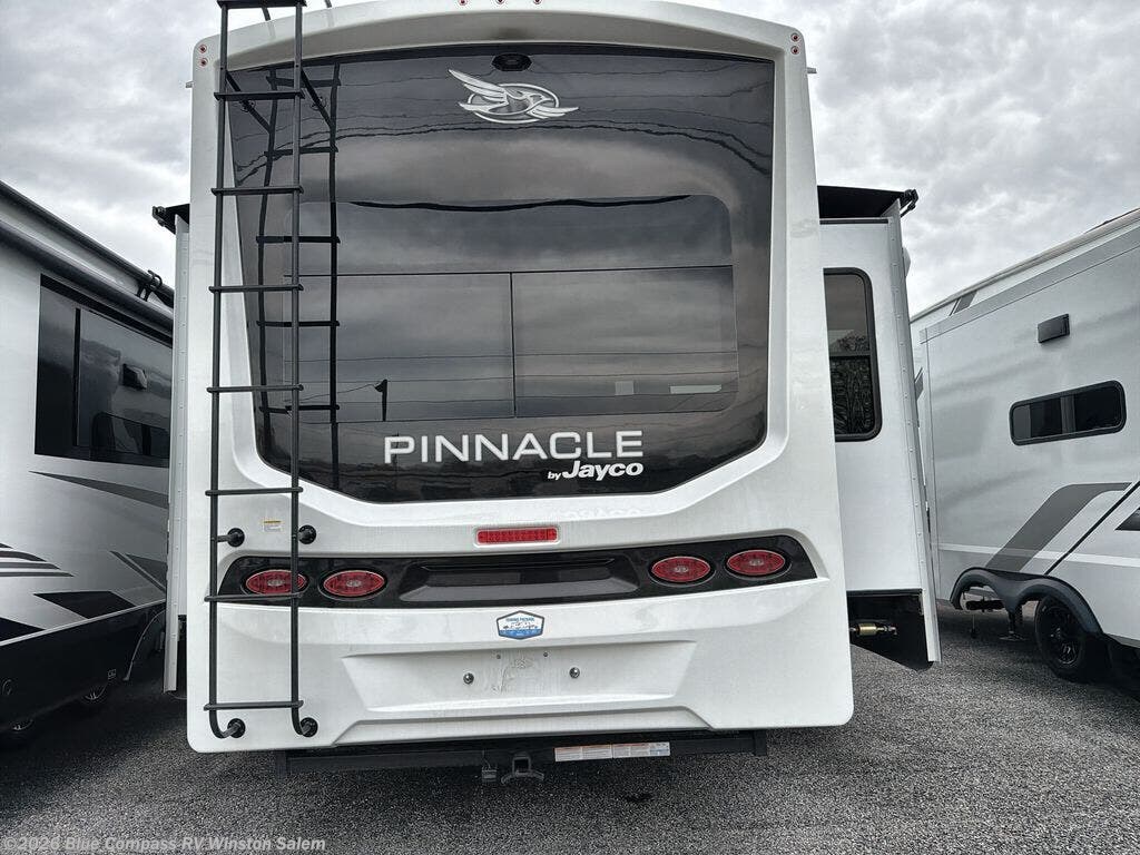 New 2026 Jayco Pinnacle 32RLTS available in Rural Hall, North Carolina