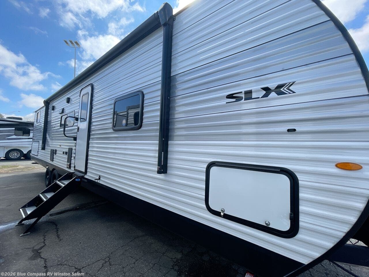 New 2026 Jayco Jay Flight SLX 325BHT available in Rural Hall, North Carolina