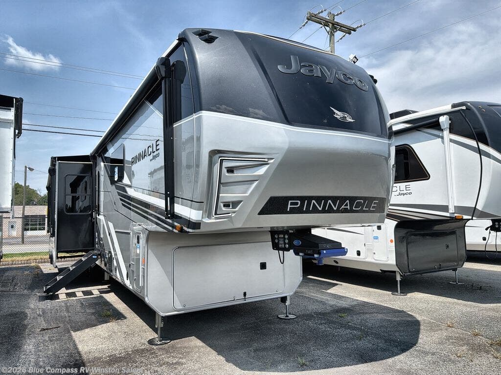 New 2027 Jayco Pinnacle 38FBRK available in Rural Hall, North Carolina