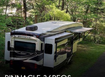 Used 2013 Jayco Pinnacle 36REQS available in Roscoe, New York