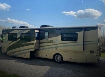 Used 2006 Fleetwood Expedition 38N available in Loretto, Kentucky