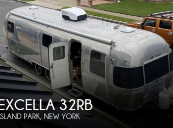 Used 1990 Airstream Excella 32RB available in Island Park, New York