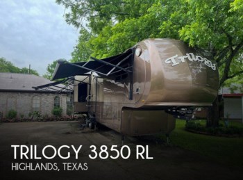 Used 2013 Dynamax Corp Trilogy 3850 RL available in Highlands, Texas