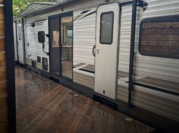 Used 2019 Forest River Salem Grand Villa 42QBQ available in Guelph, Ontario
