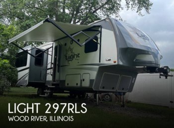 Used 2017 Highland Ridge Light 297RLS available in Wood River, Illinois