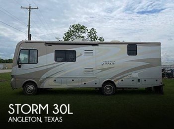 Used 2015 Fleetwood Storm 30L available in Angleton, Texas