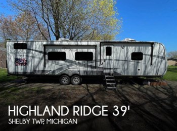 Used 2021 Highland Ridge  338BHS available in Shelby Twp, Michigan