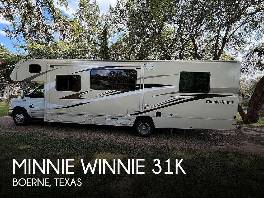Used 2020  Winnebago Minnie Winnie 31K by Winnebago from Pop RVs in Boerne, TX