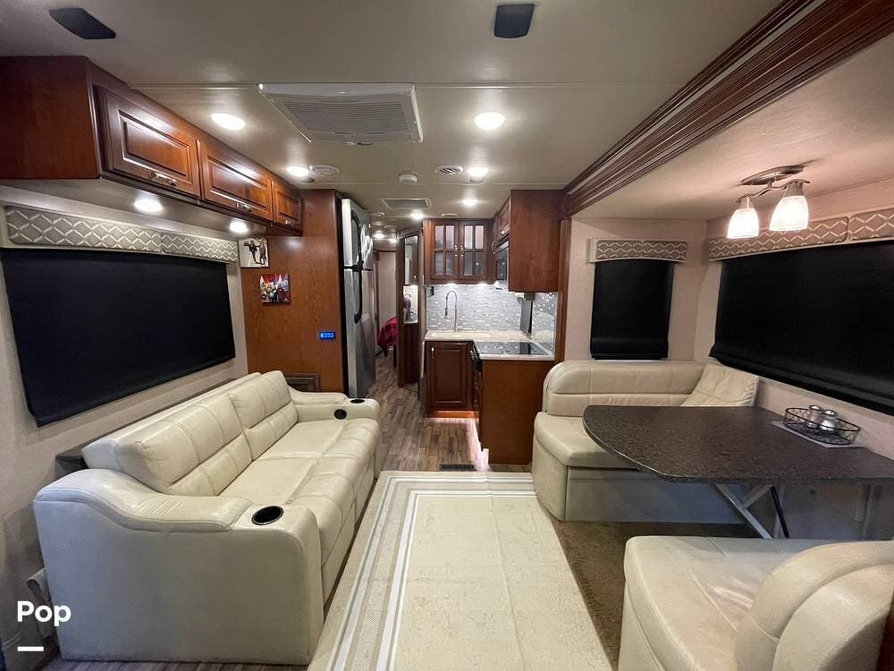 Used 2018 Dynamax Corp  Isata 5 35DB available in Oak Habor, Washington