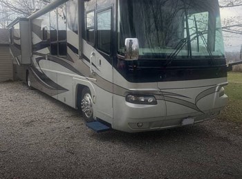 Used 2005 Damon Tuscany 4077 available in Hillsboro, Illinois