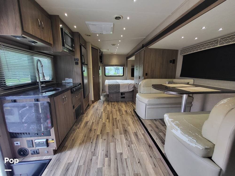 Used 2018 Dynamax Corp  Isata 24FW available in New Smyrna Beach, Florida