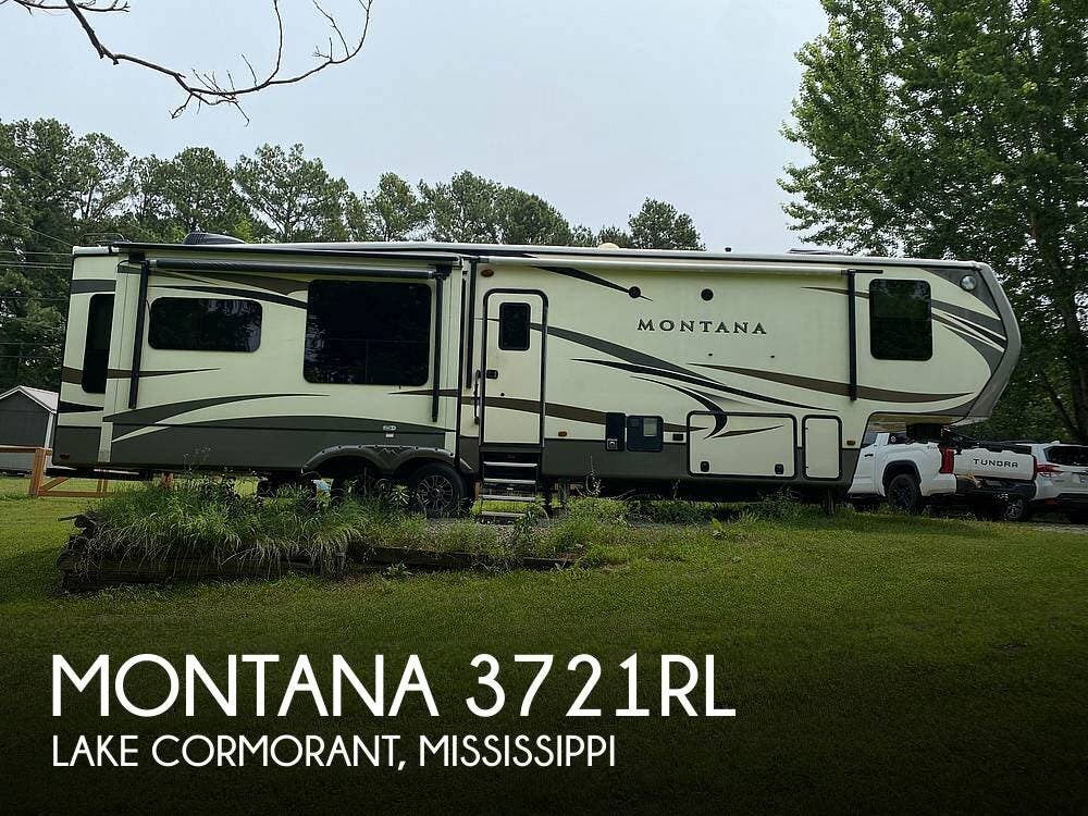 Used 2017 Keystone Montana 3721RL available in Lake Cormorant, Mississippi