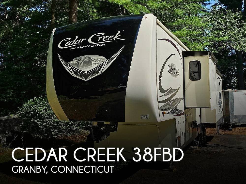 Used 2020  Forest River Cedar Creek 38FBD by Forest River from Pop RVs in Granby, CT