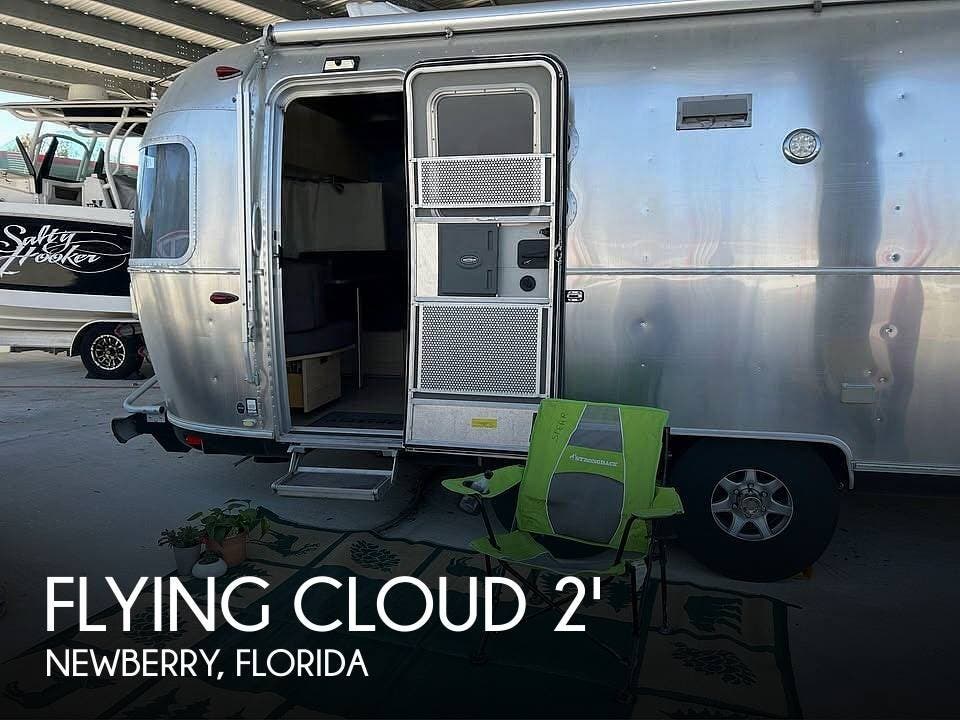 Used 2020 Airstream Flying Cloud 25 Twin available in Newberry, Florida