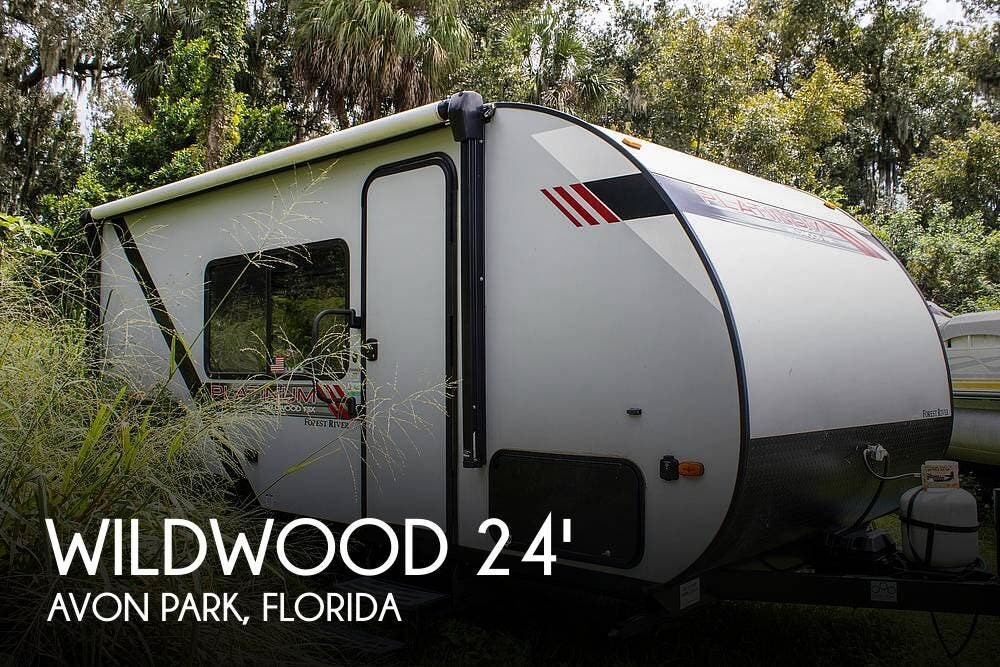 Used 2021 Forest River Wildwood Platinum FSX 179DBKX available in Avon Park, Florida
